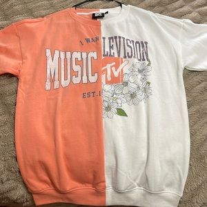 Aeropostale crewneck, size XS, orange, white & grey.
